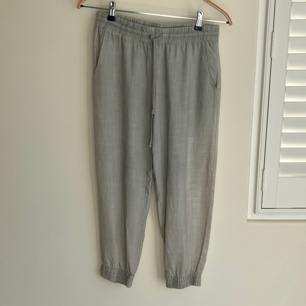 BELLA DAHL Light Sage/Grey Tencel Jogger Style Pants Women’s Size Medium